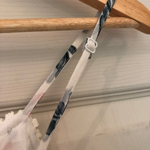 Doe & Rae Spaghetti Tank Top - Picture 6 of 6